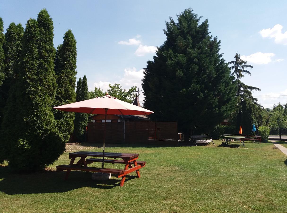 Villa Suzy Zamárdi Buitenkant foto
